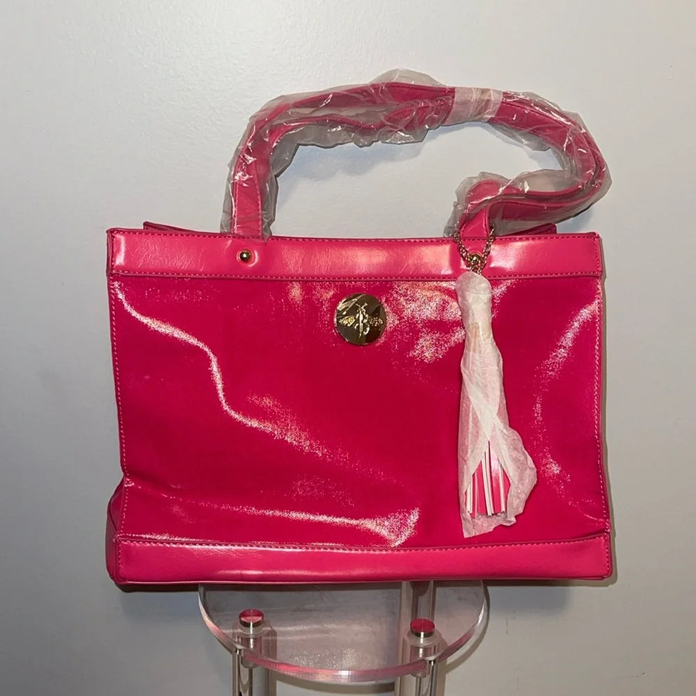 Bosom Buddy Bags NWT pink medium size Satchel handbag. Gold accents.